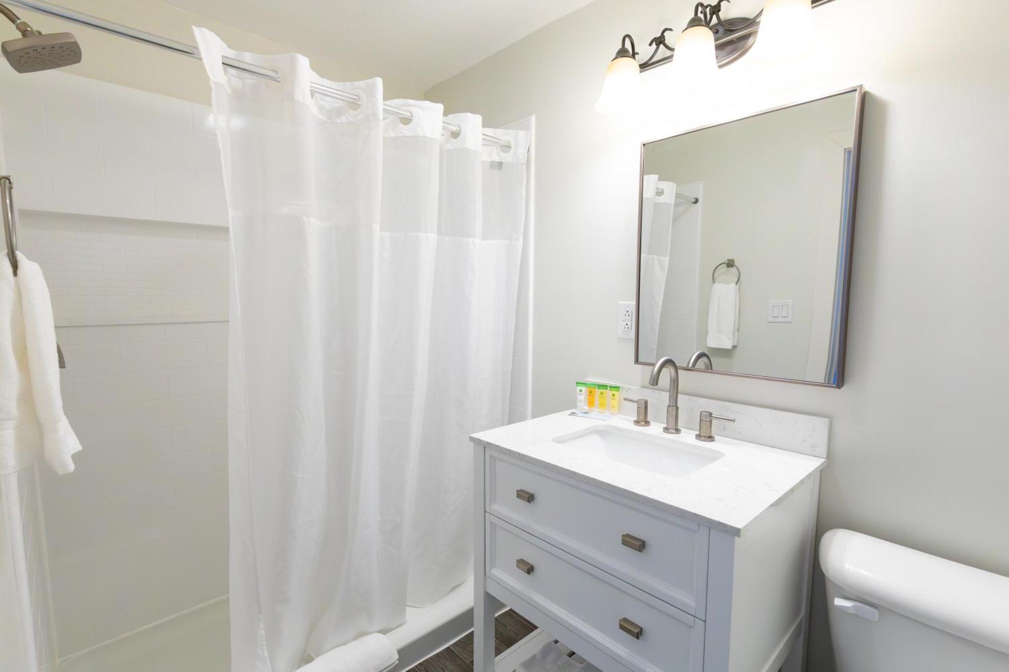 Anchor Bay Inn And Suites Sandusky Zewnętrze zdjęcie